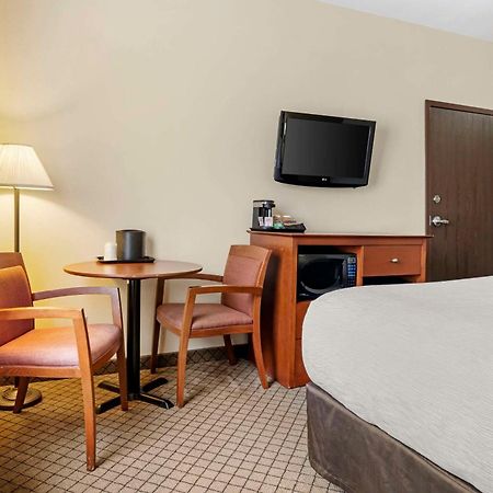 Quality Inn Airport Moncton Extérieur photo