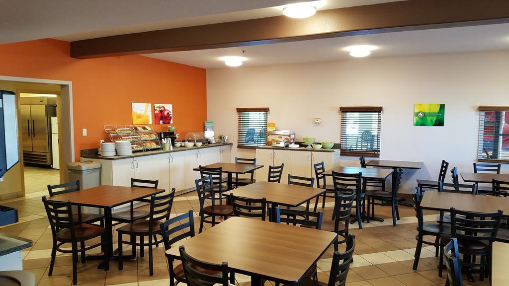 Quality Inn Airport Moncton Extérieur photo