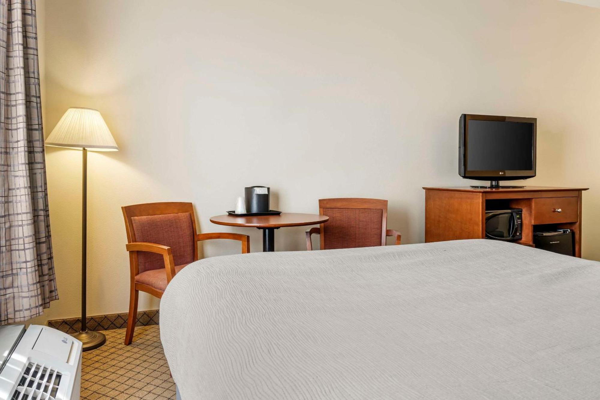 Quality Inn Airport Moncton Extérieur photo