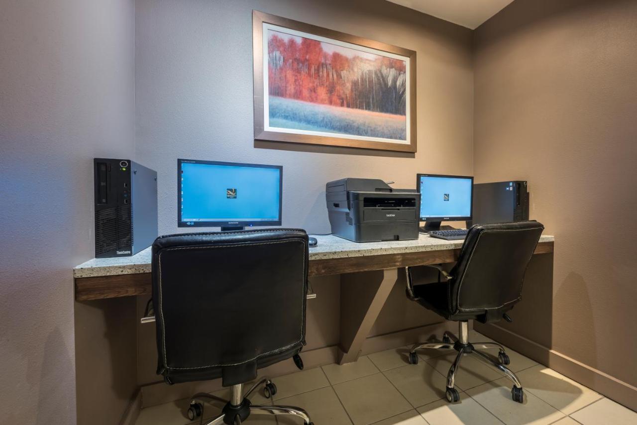 Quality Inn Airport Moncton Extérieur photo